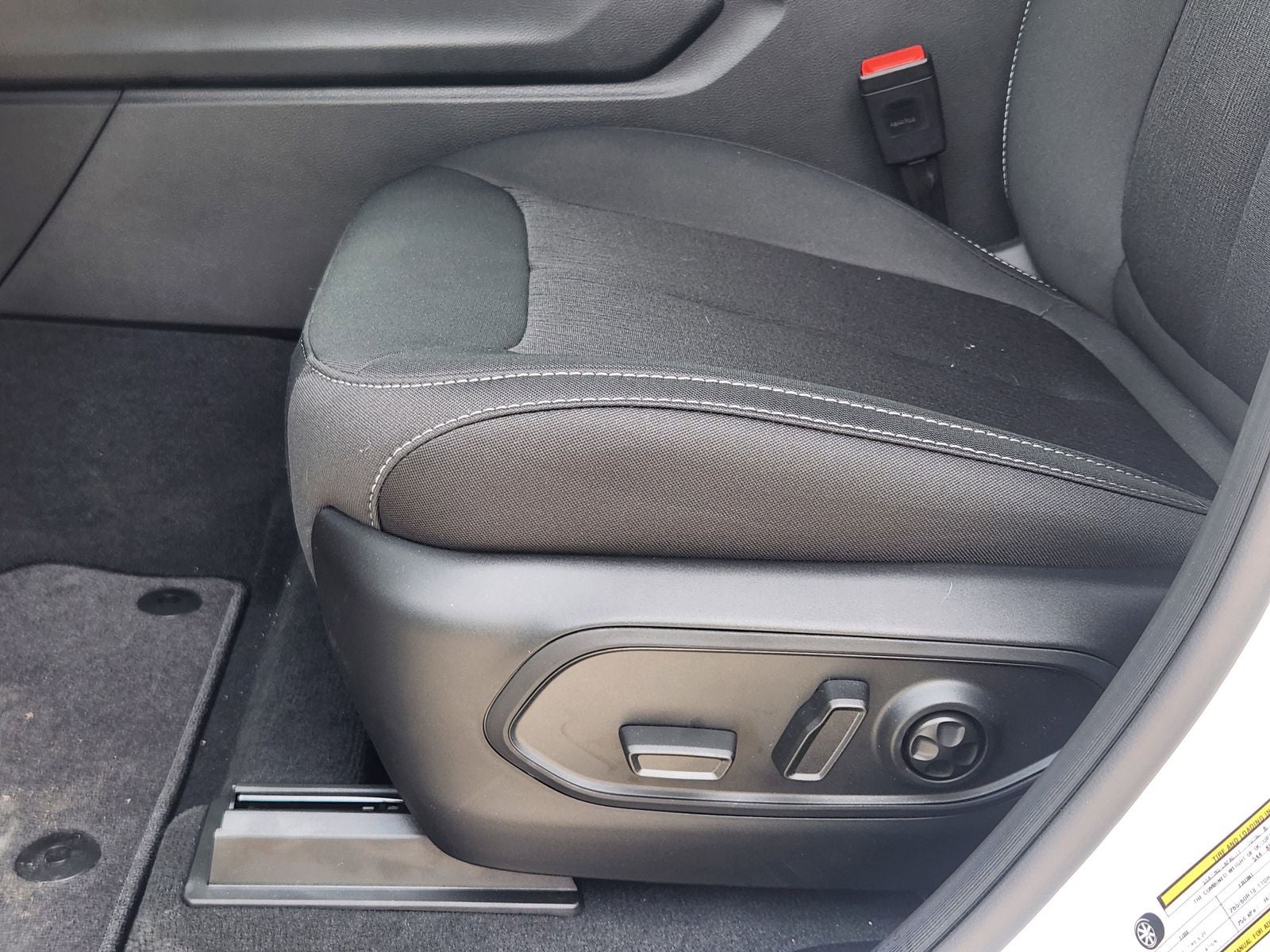 2025 Jeep Grand Cherokee GRAND CHEROKEE L LAREDO 4X4