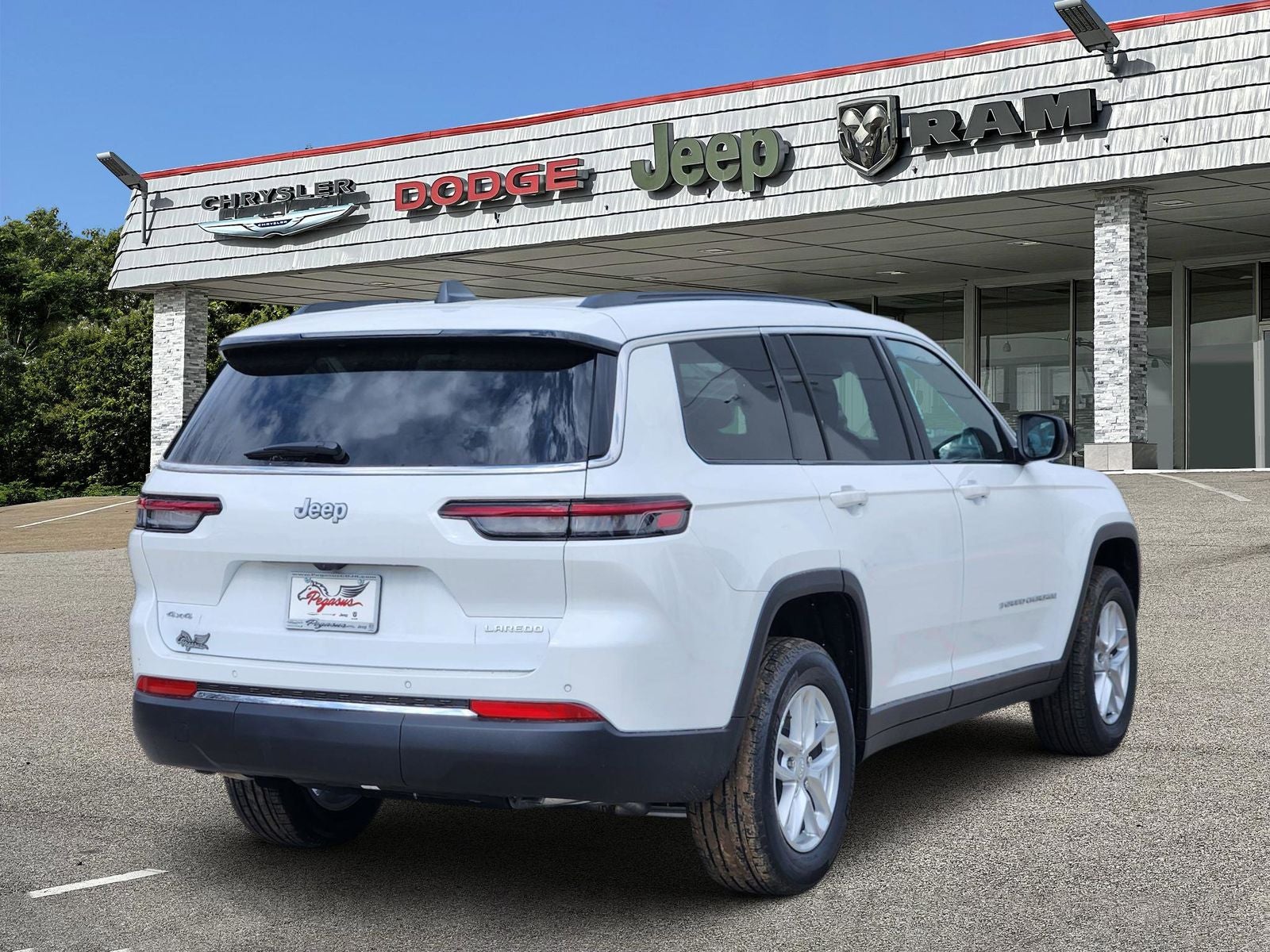 2025 Jeep Grand Cherokee GRAND CHEROKEE L LAREDO 4X4