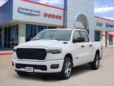 2026 RAM Ram 1500 RAM 1500 EXPRESS CREW CAB 4X2 5'7' BOX