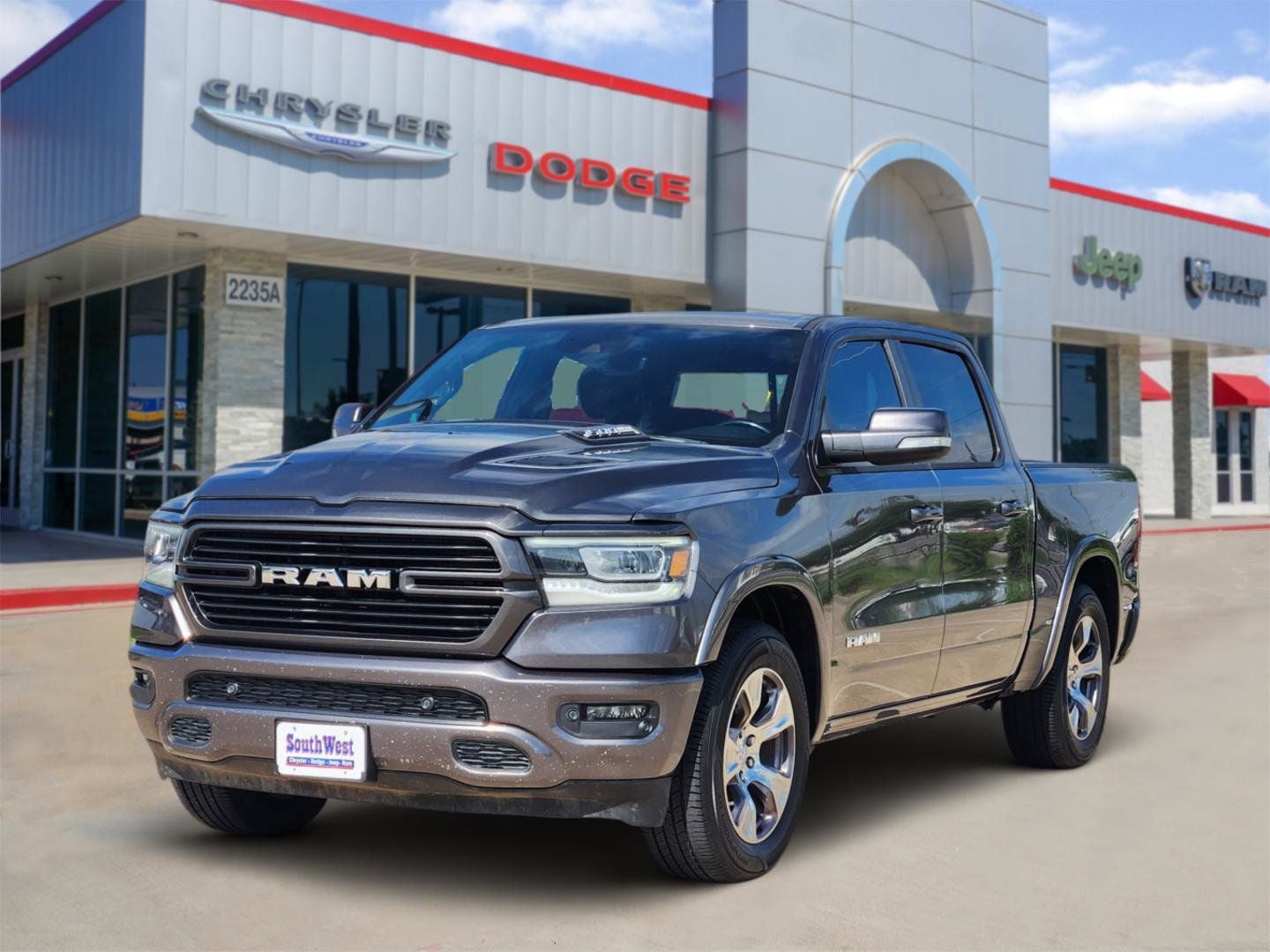 2022 RAM Ram 1500 Laramie Crew Cab 4x2 5'7' Box