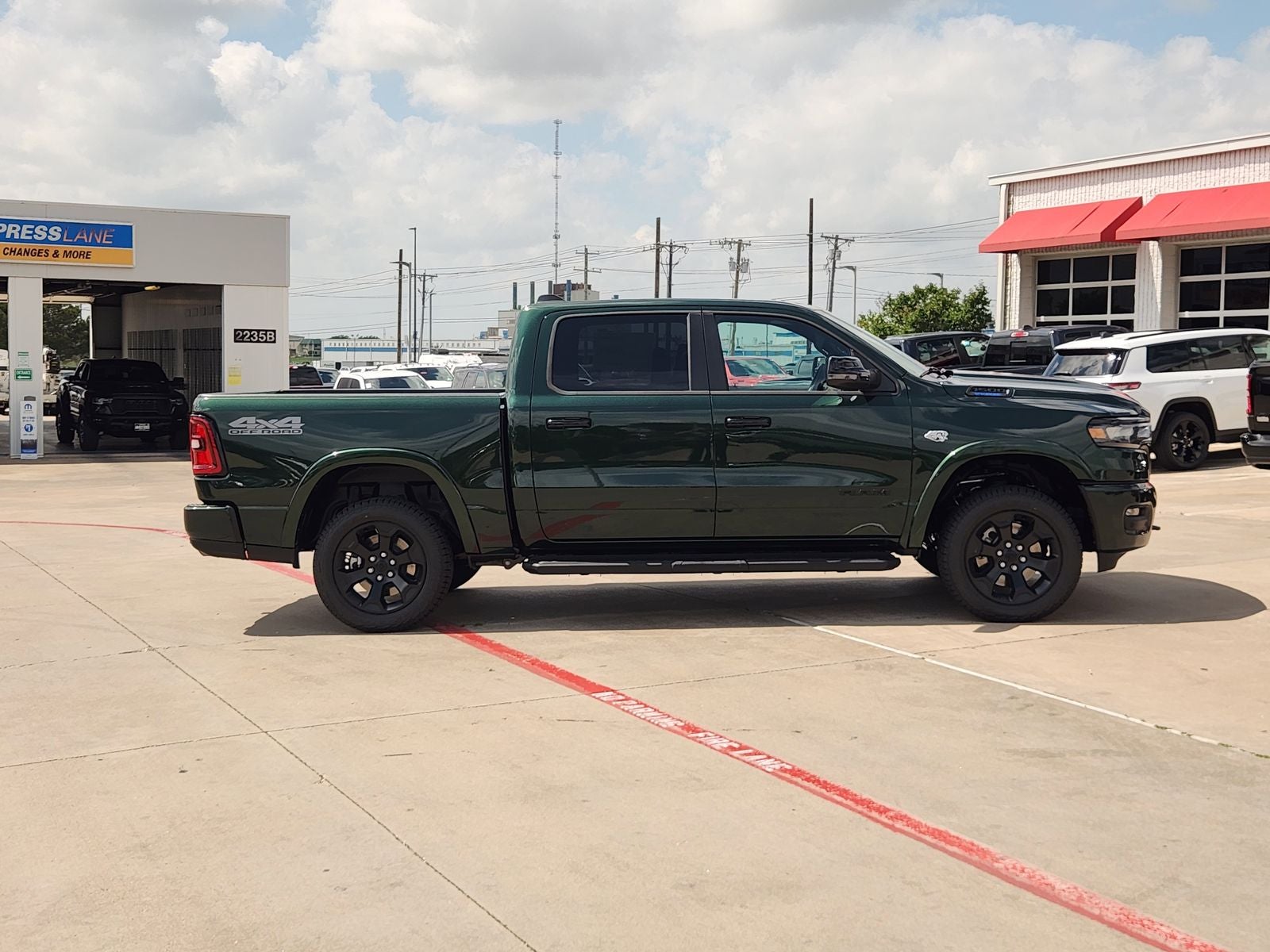 2026 RAM Ram 1500 RAM 1500 LONE STAR CREW CAB 4X4 5'7' BOX