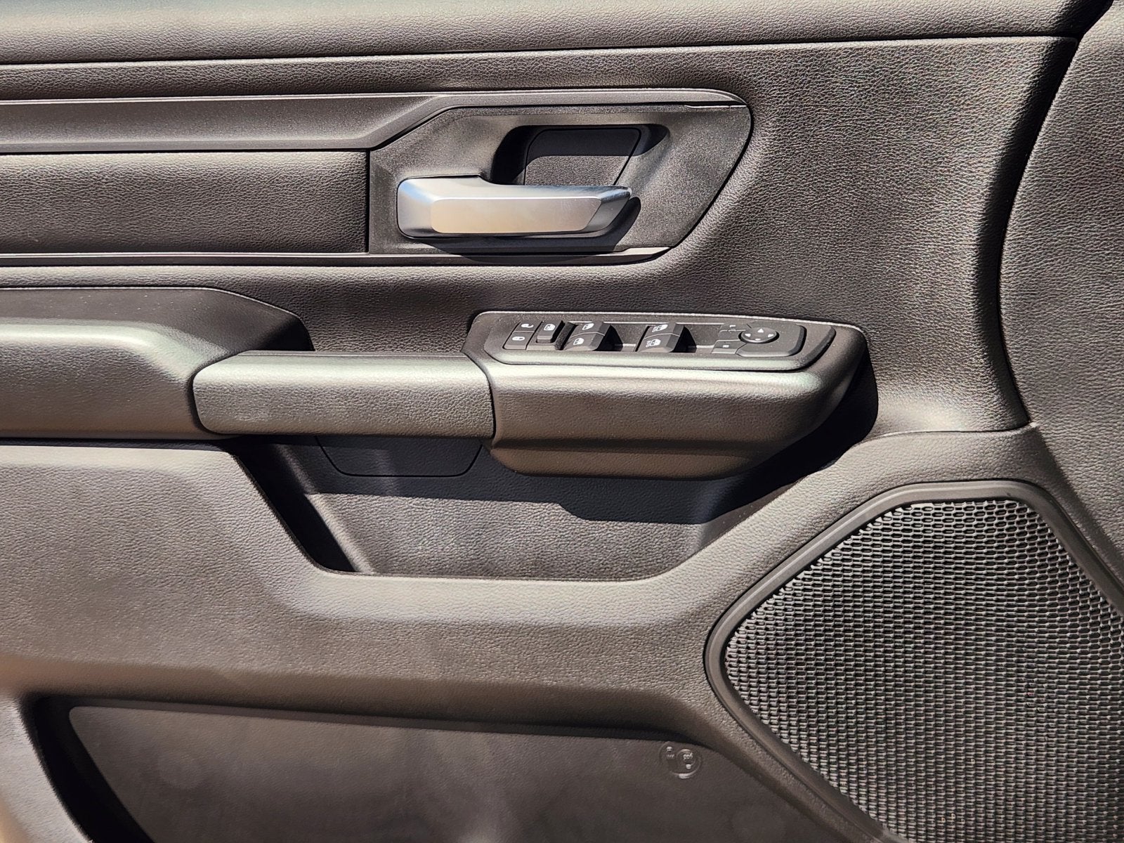 2027 RAM Ram 1500 RAM 1500 EXPRESS CREW CAB 4X4 5'7' BOX