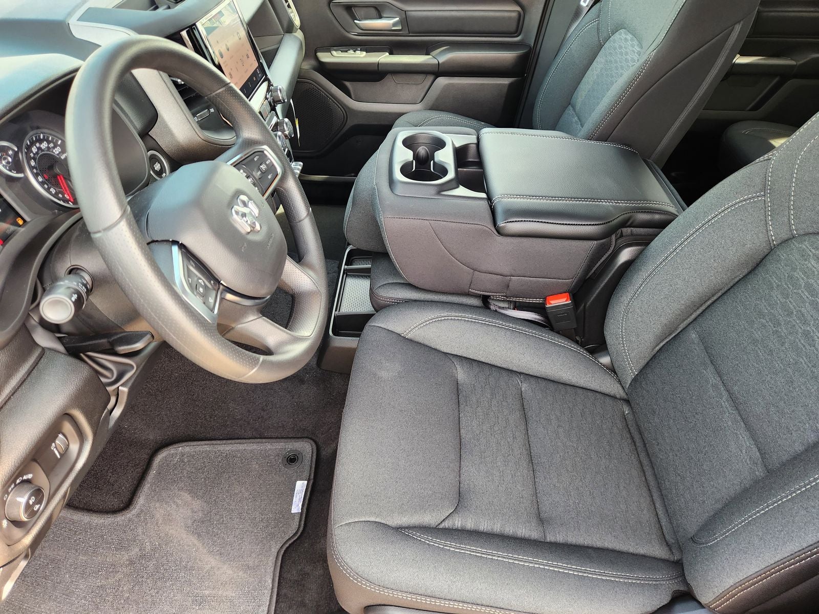 2026 RAM Ram 1500 RAM 1500 EXPRESS CREW CAB 4X4 5'7' BOX