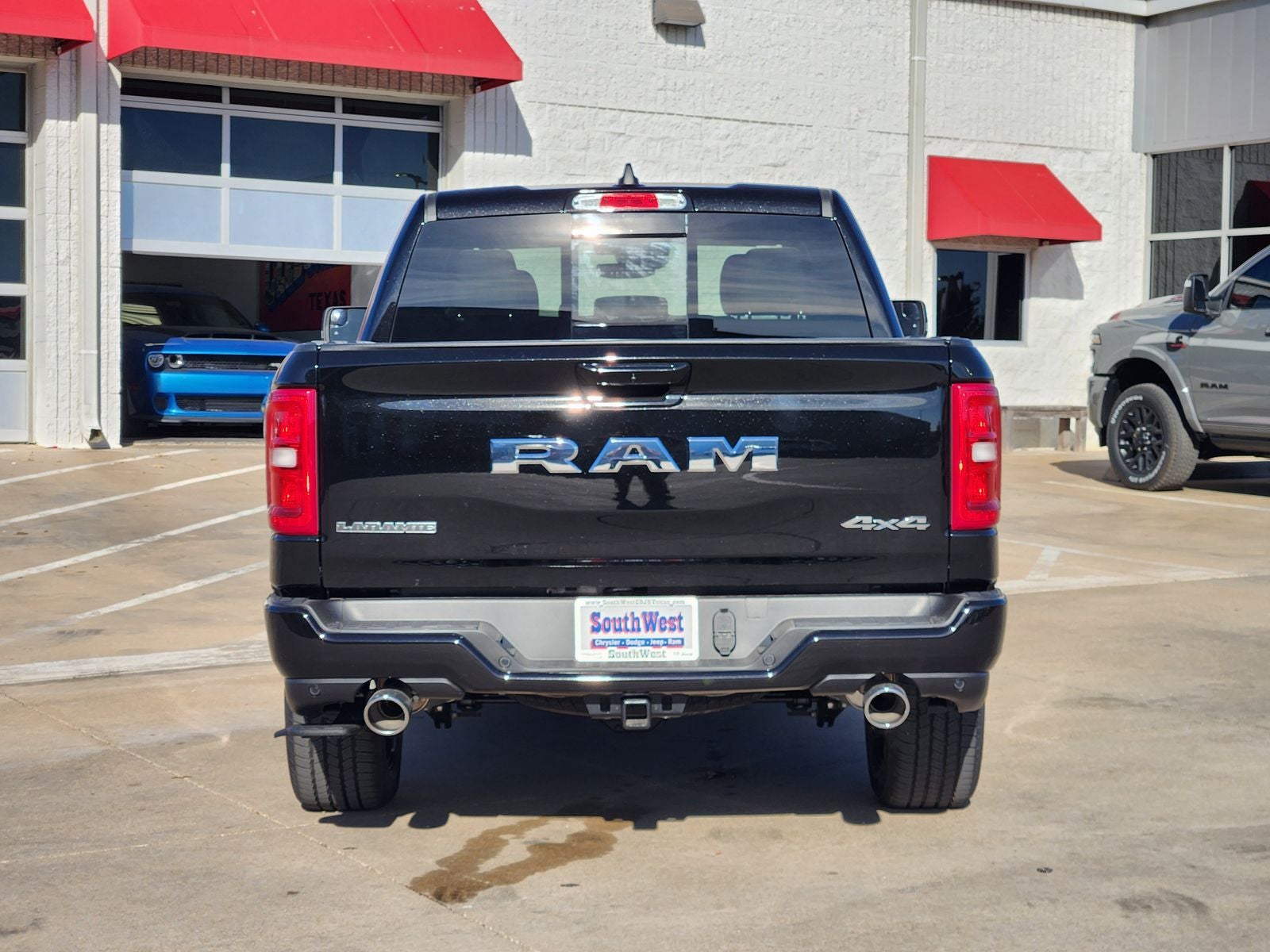 2026 RAM Ram 1500 RAM 1500 LARAMIE CREW CAB 4X4 5'7' BOX