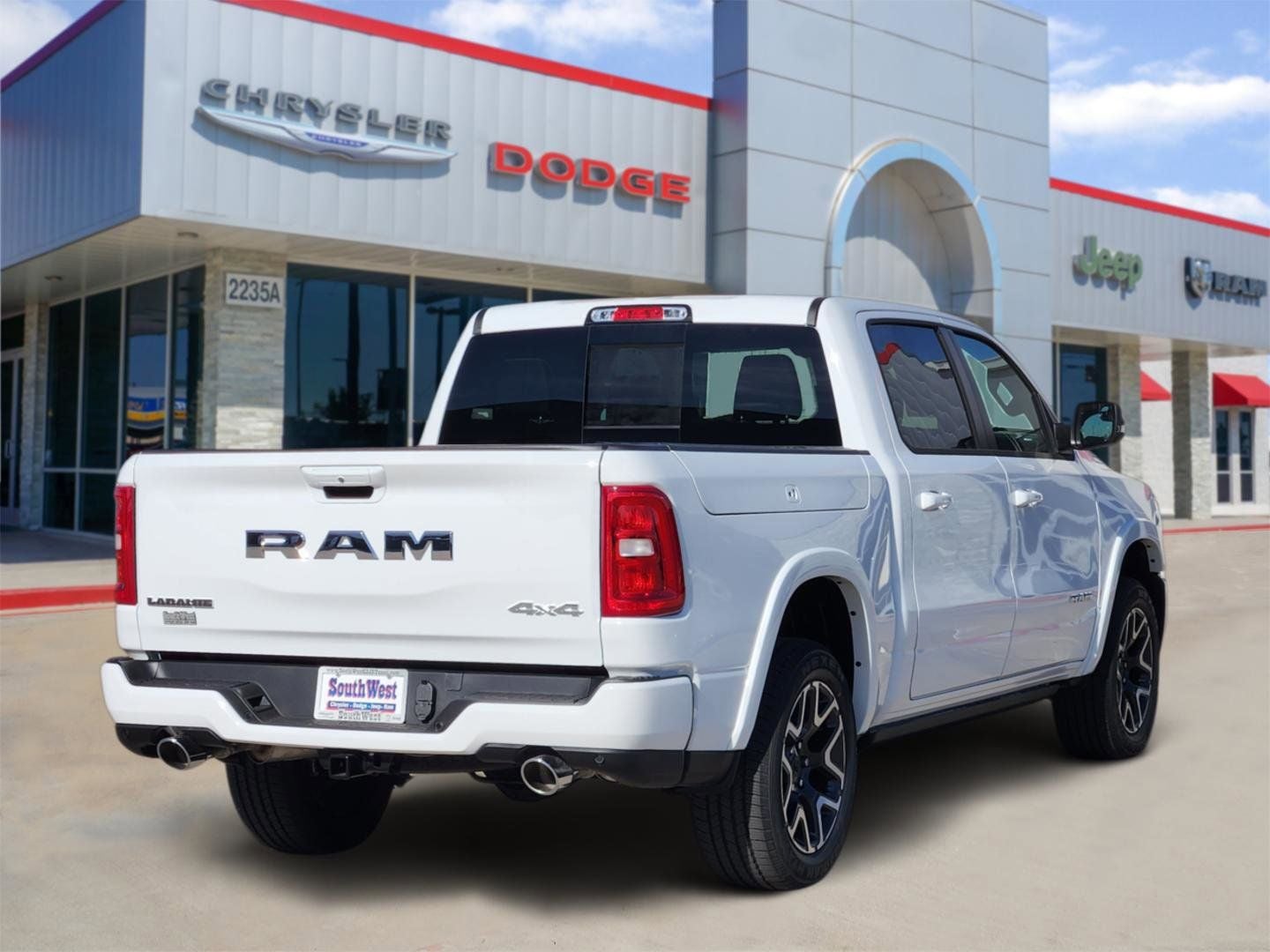 2026 RAM Ram 1500 RAM 1500 LARAMIE CREW CAB 4X4 5'7' BOX