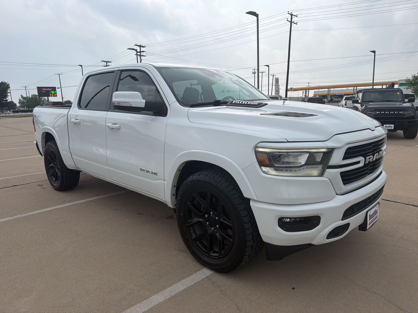 2022 RAM Ram 1500 Laramie Crew Cab 4x4 5'7' Box