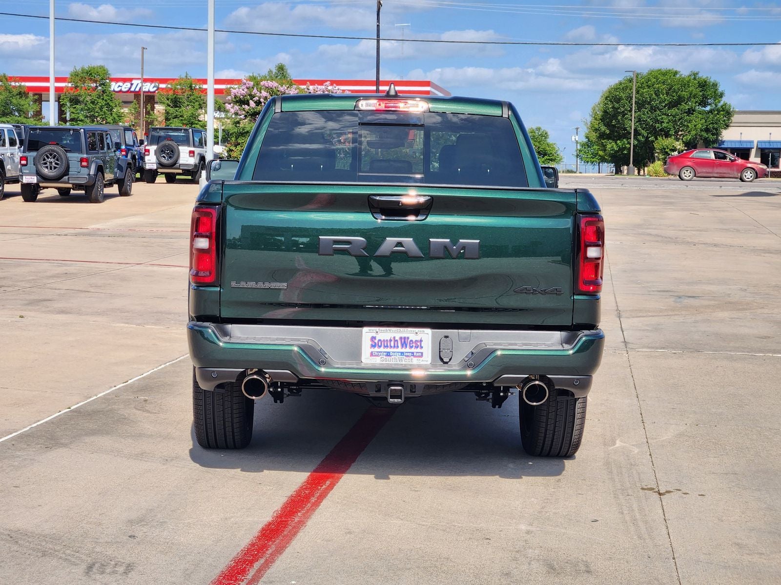 2026 RAM Ram 1500 RAM 1500 LARAMIE CREW CAB 4X4 5'7' BOX