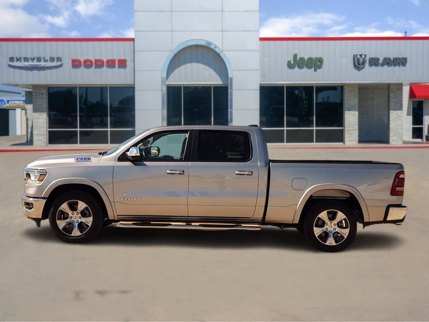 2022 RAM Ram 1500 Laramie Crew Cab 4x4 6'4' Box