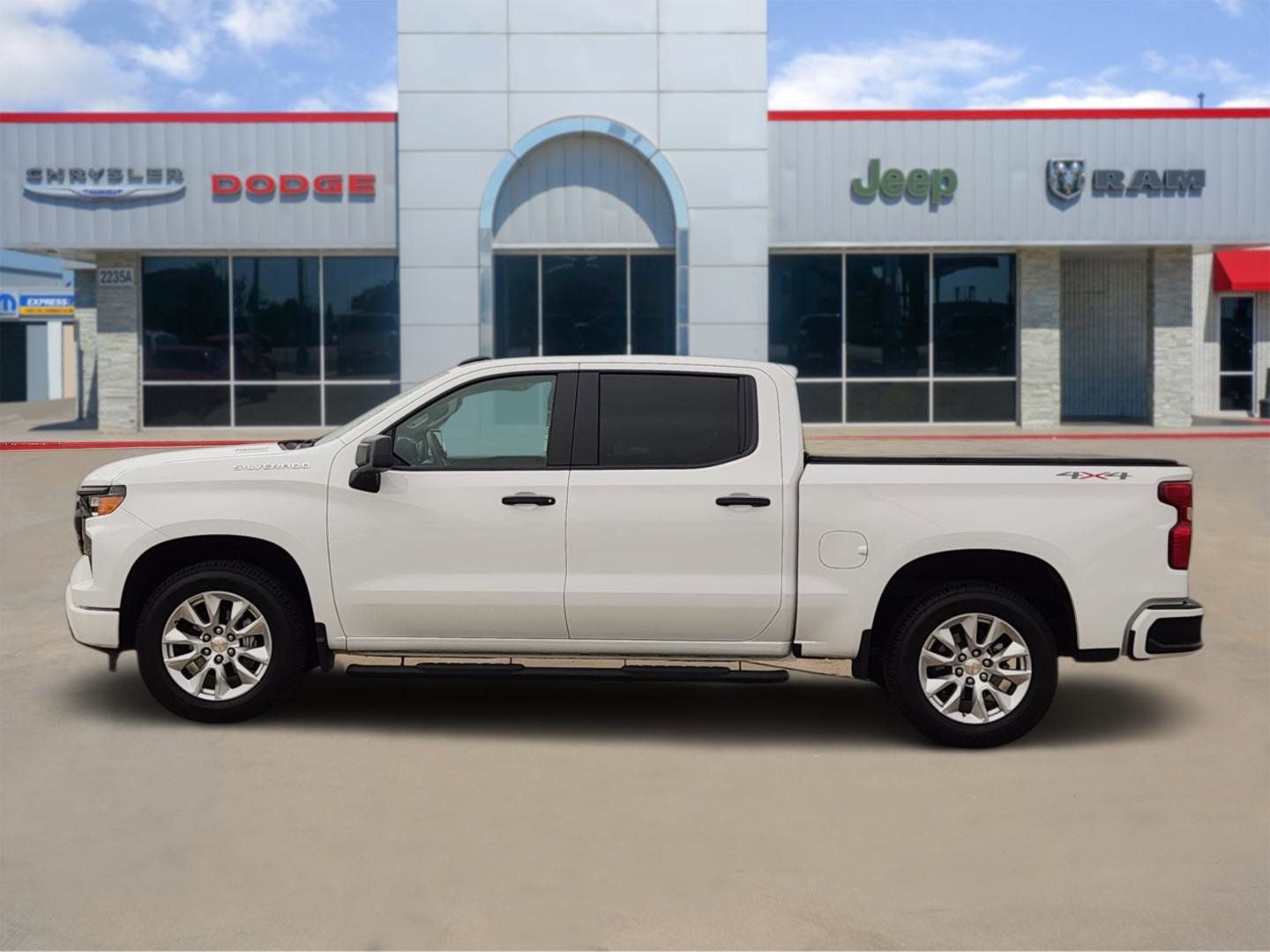 2025 Chevrolet Silverado 1500 4WD Crew Cab Short Bed Custom