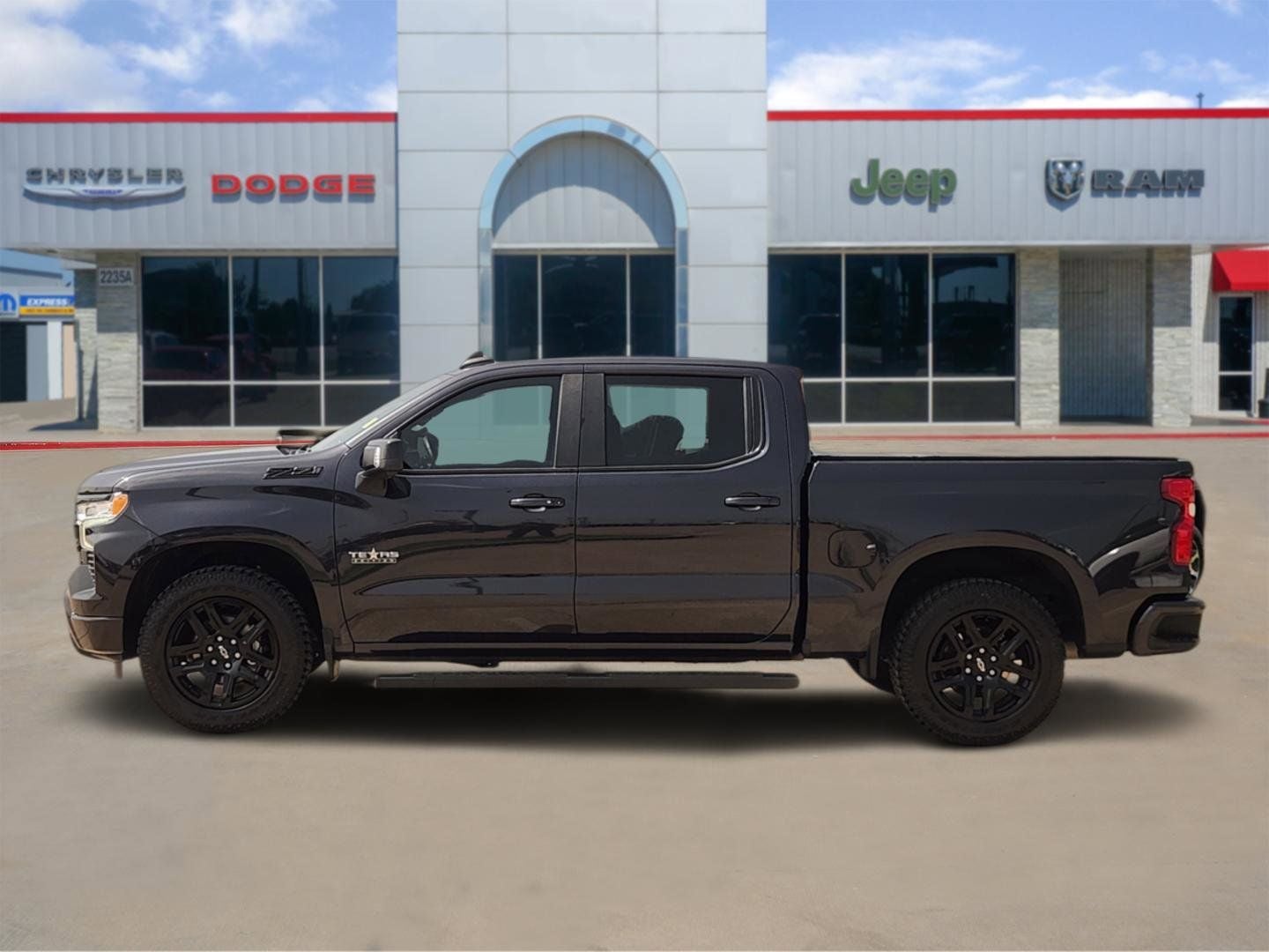 2023 Chevrolet Silverado 1500 4WD Crew Cab Short Bed RST