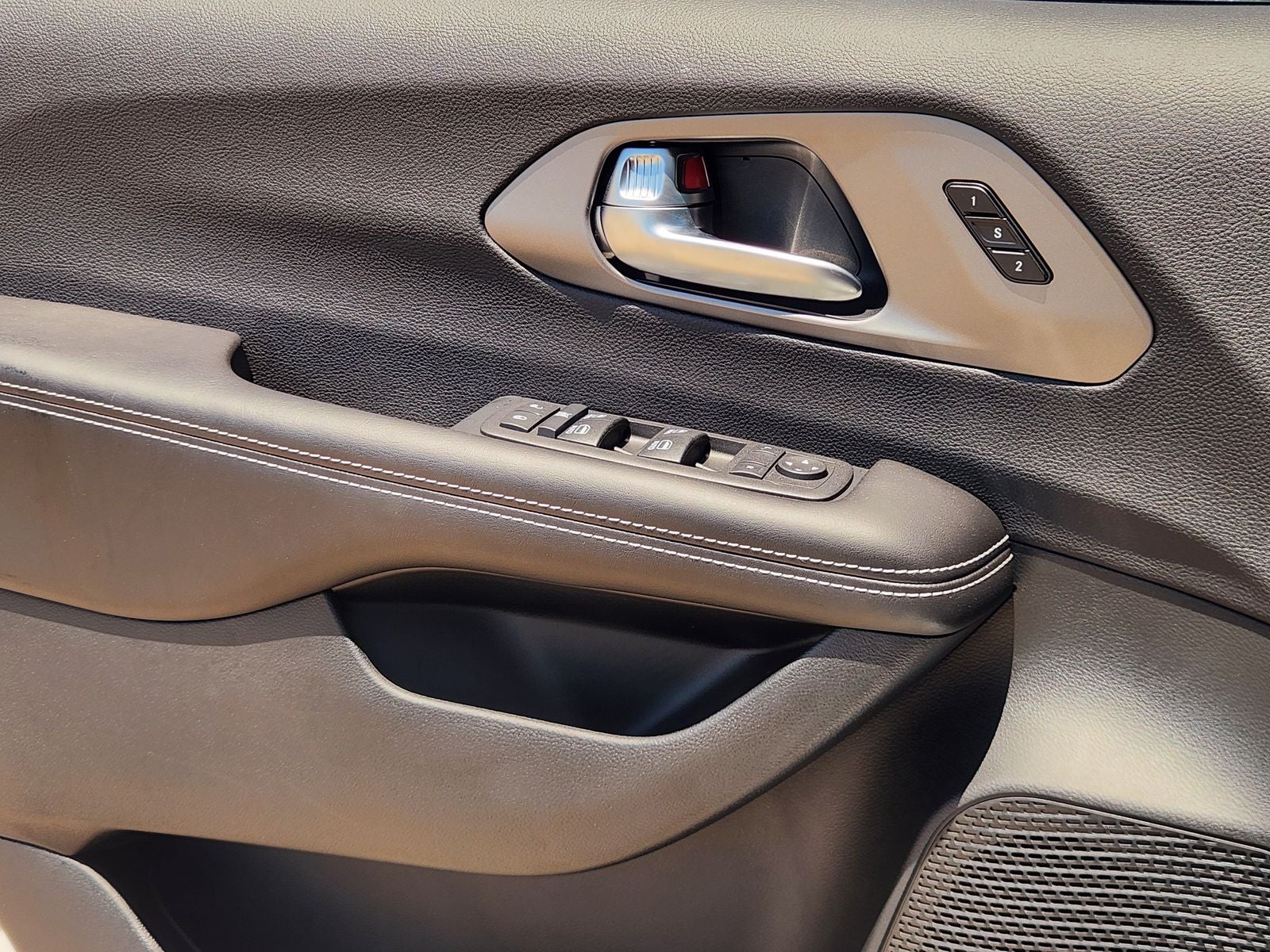 2027 Chrysler Pacifica PACIFICA SELECT