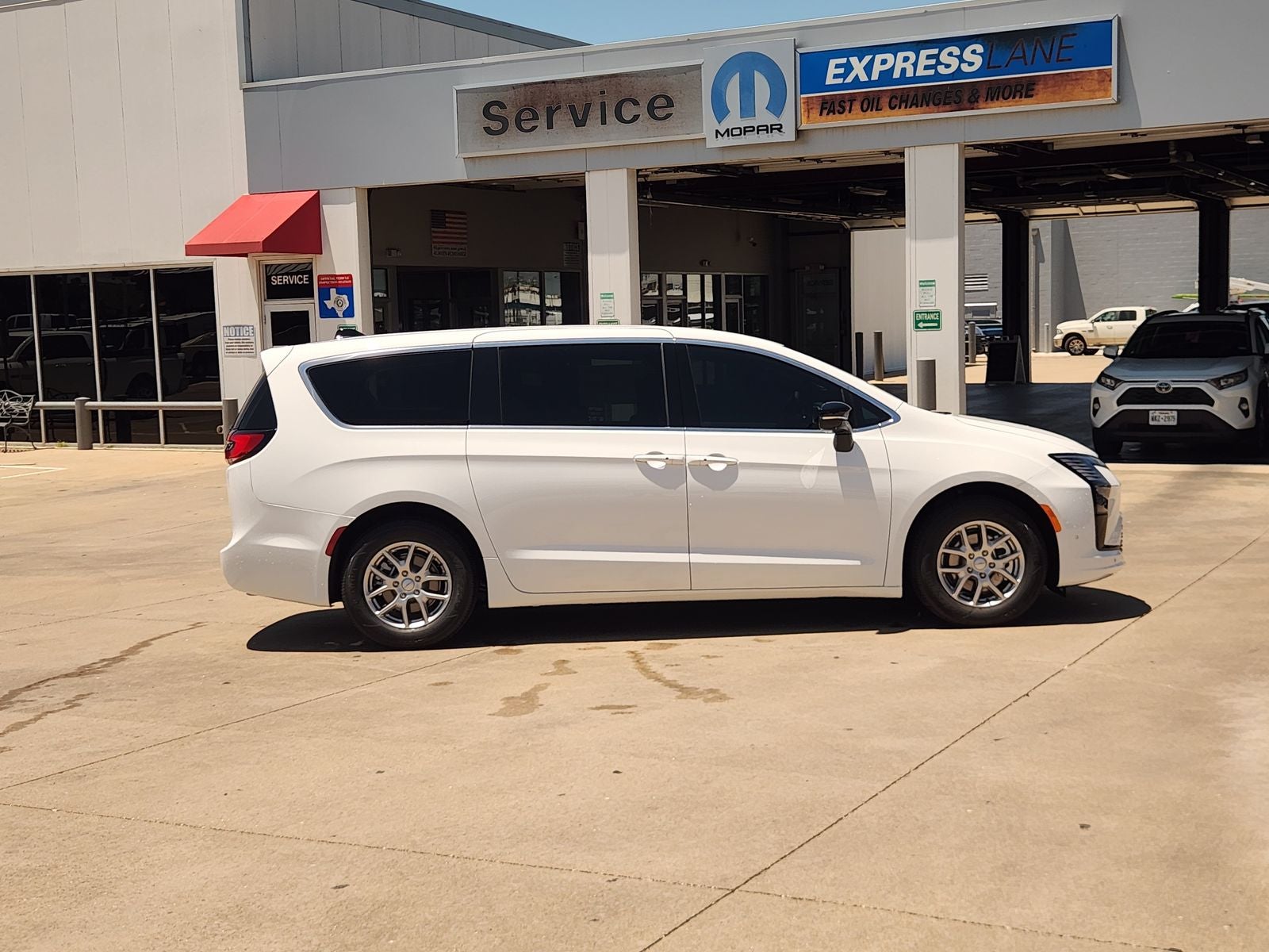 2027 Chrysler Pacifica PACIFICA SELECT