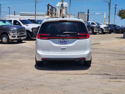 2027 Chrysler Pacifica PACIFICA SELECT