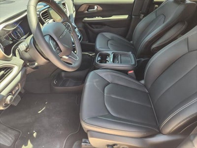 2027 Chrysler Pacifica PACIFICA SELECT