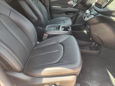 2027 Chrysler Pacifica PACIFICA SELECT