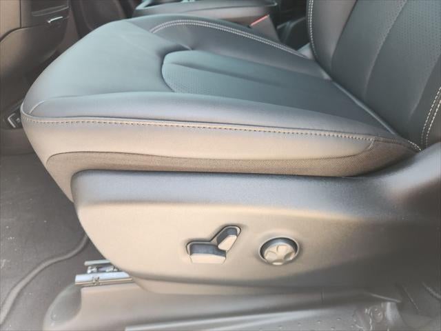 2027 Chrysler Pacifica PACIFICA SELECT