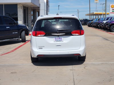 2026 Chrysler Voyager VOYAGER LX