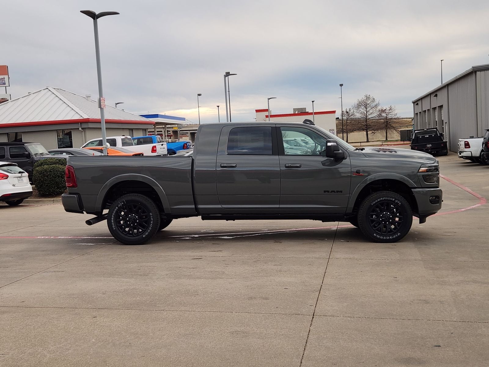 2026 RAM Ram 3500 RAM 3500 LIMITED MEGA CAB 4X4 6'4' BOX