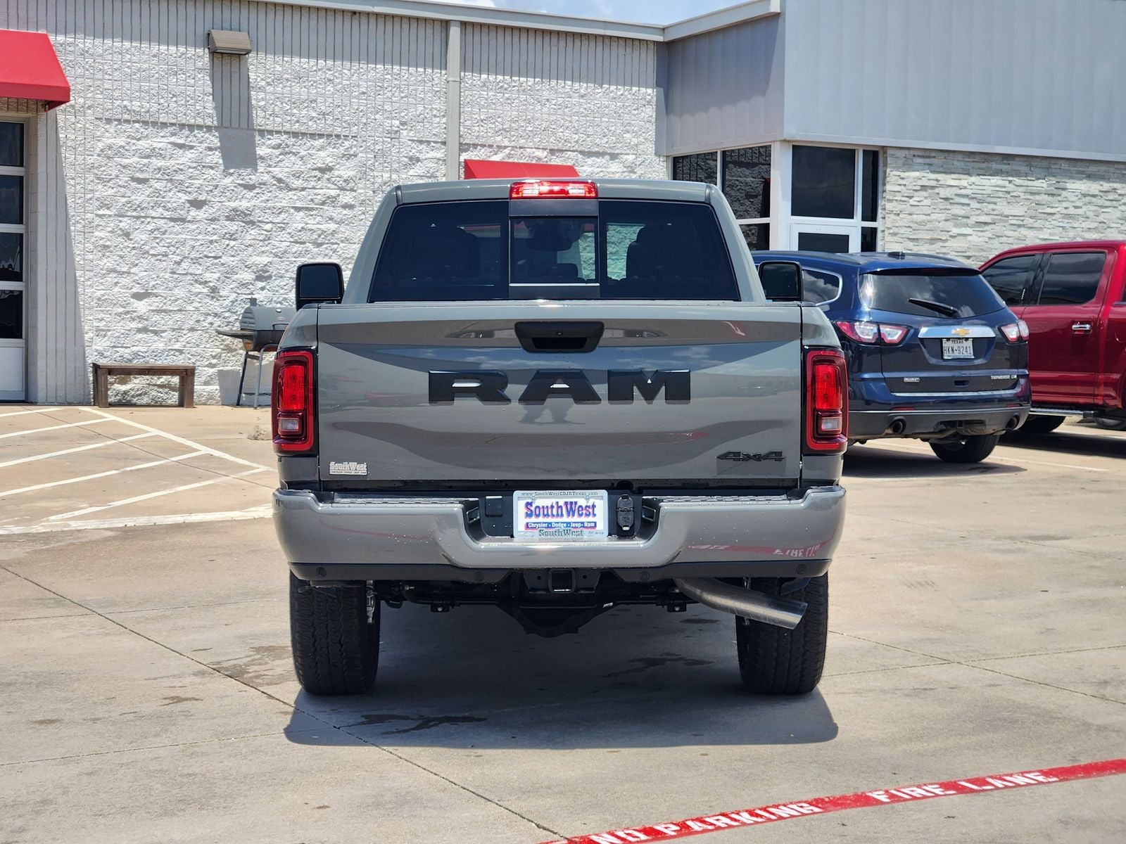 2026 RAM Ram 2500 RAM 2500 BLACK EXPRESS CREW CAB 4X4 6'4' BOX