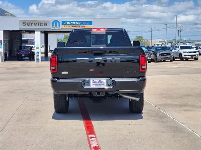 2026 RAM Ram 2500 RAM 2500 BLACK EXPRESS CREW CAB 4X4 8' BOX