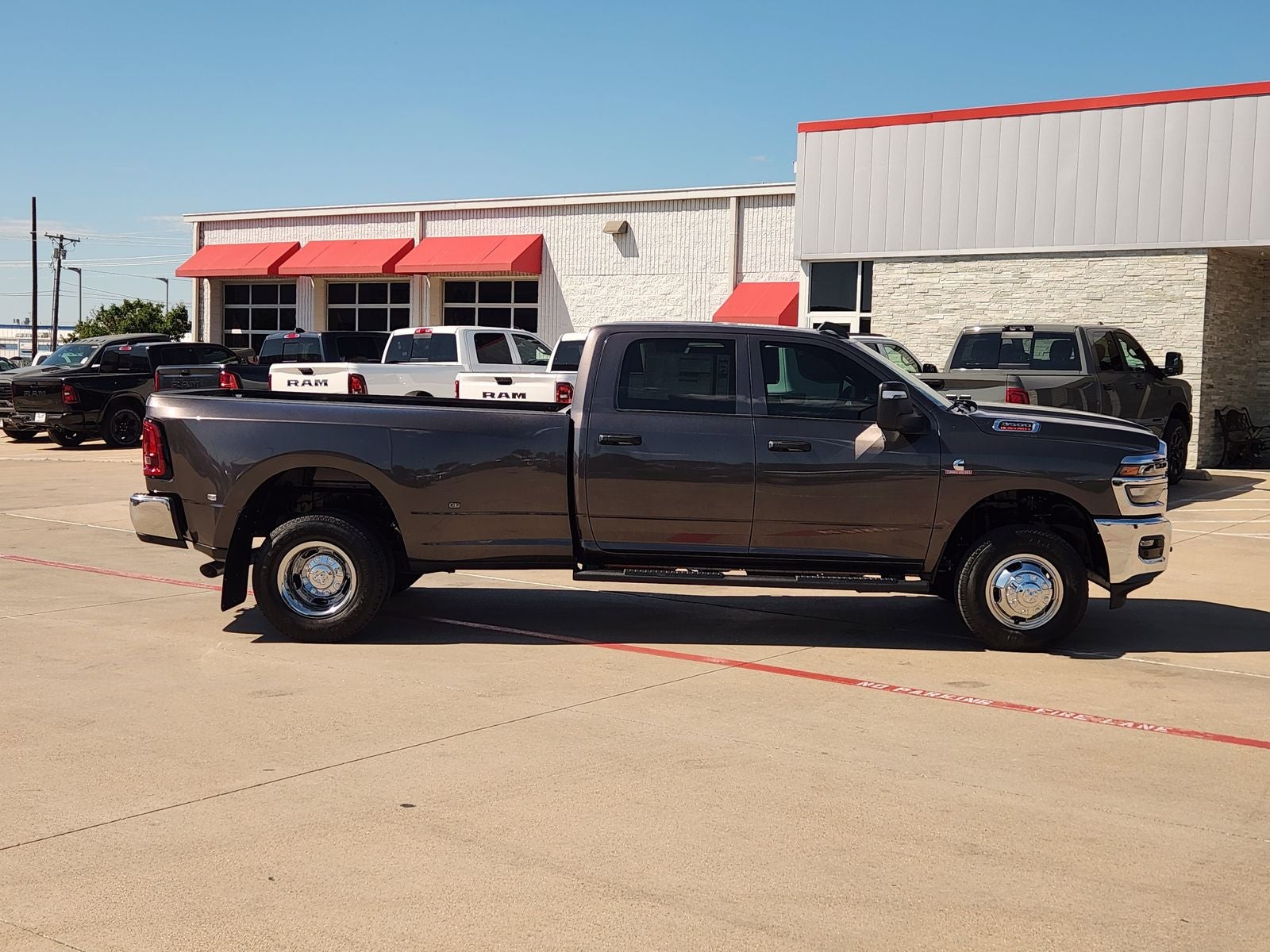 2026 RAM Ram 3500 RAM 3500 TRADESMAN CREW CAB 4X4 8' BOX
