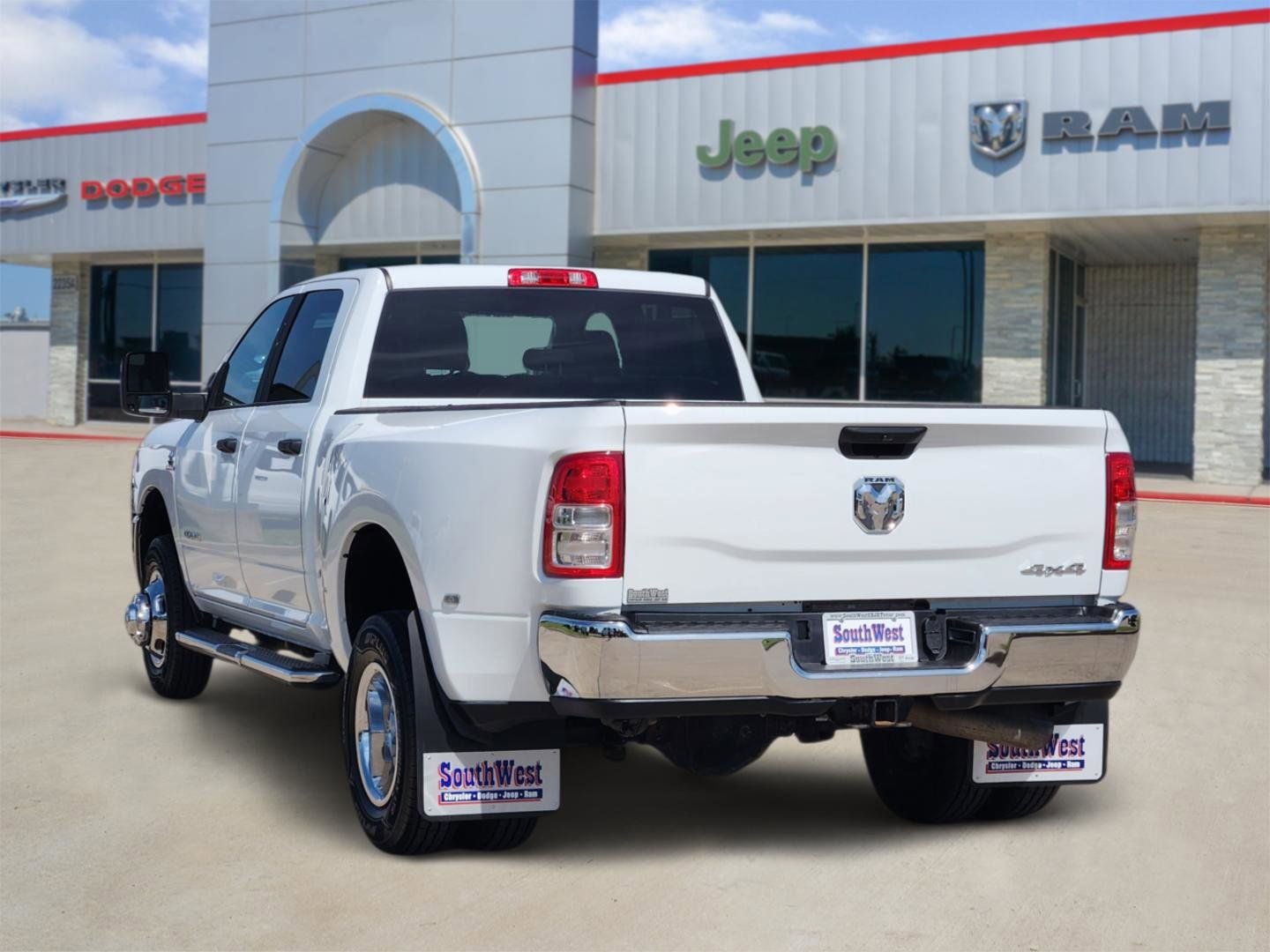 2024 RAM Ram 3500 Big Horn Crew Cab 4x4 8' Box