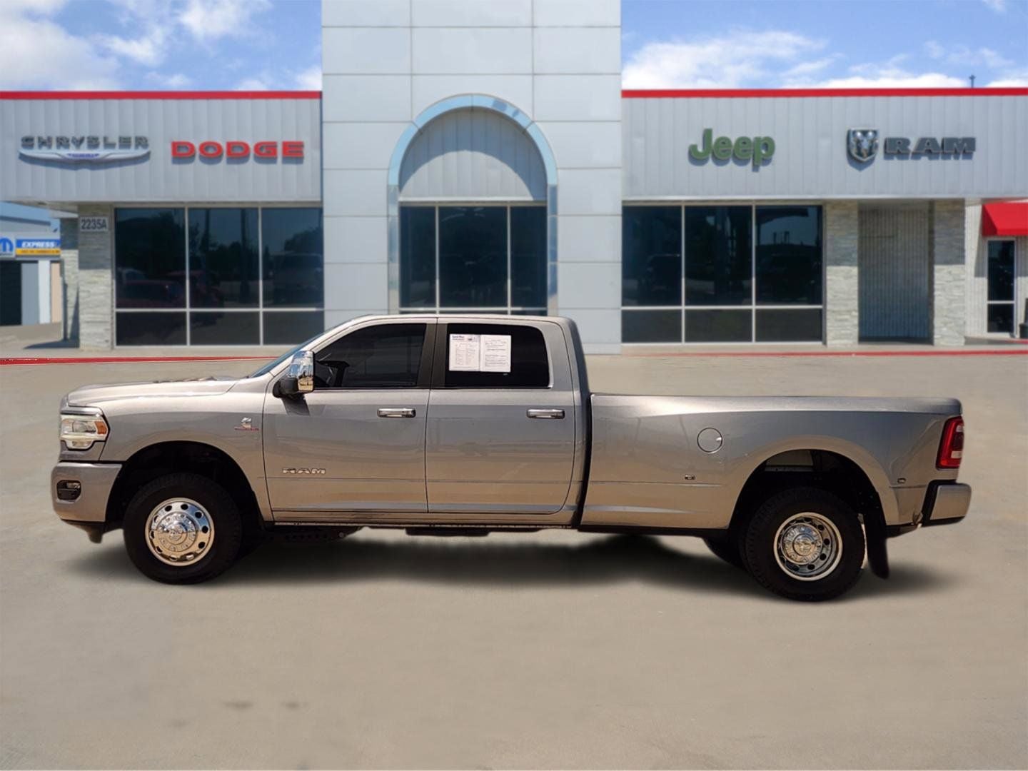 2024 RAM Ram 3500 Laramie Crew Cab 4x4 8' Box
