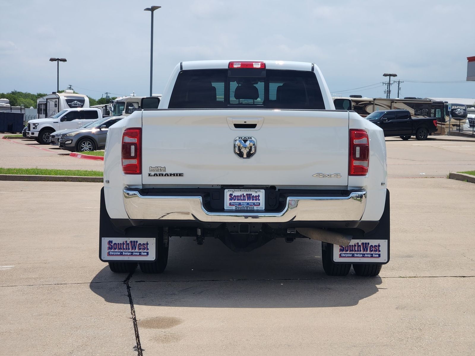 2024 RAM Ram 3500 Laramie Mega Cab 4x4 6'4' Box
