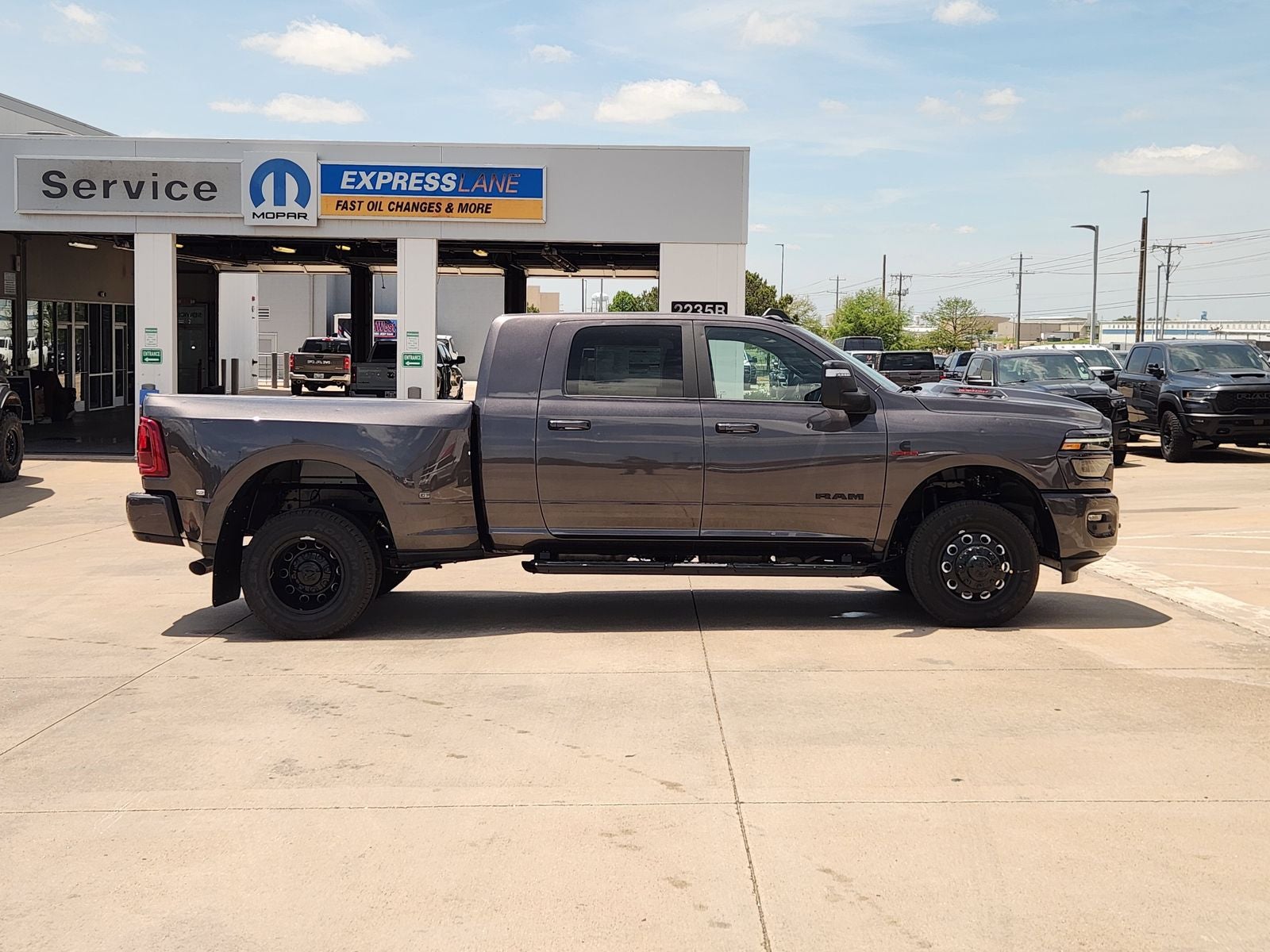 2026 RAM Ram 3500 RAM 3500 LARAMIE MEGA CAB 4X4 6'4' BOX