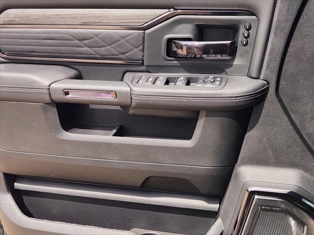 2026 RAM Ram 3500 RAM 3500 LIMITED CREW CAB 4X4 8' BOX