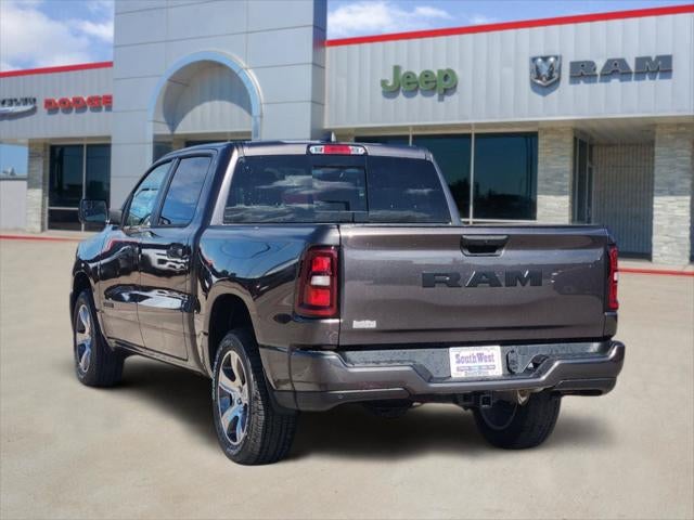 2026 RAM Ram 1500 RAM 1500 EXPRESS CREW CAB 4X2 5'7' BOX