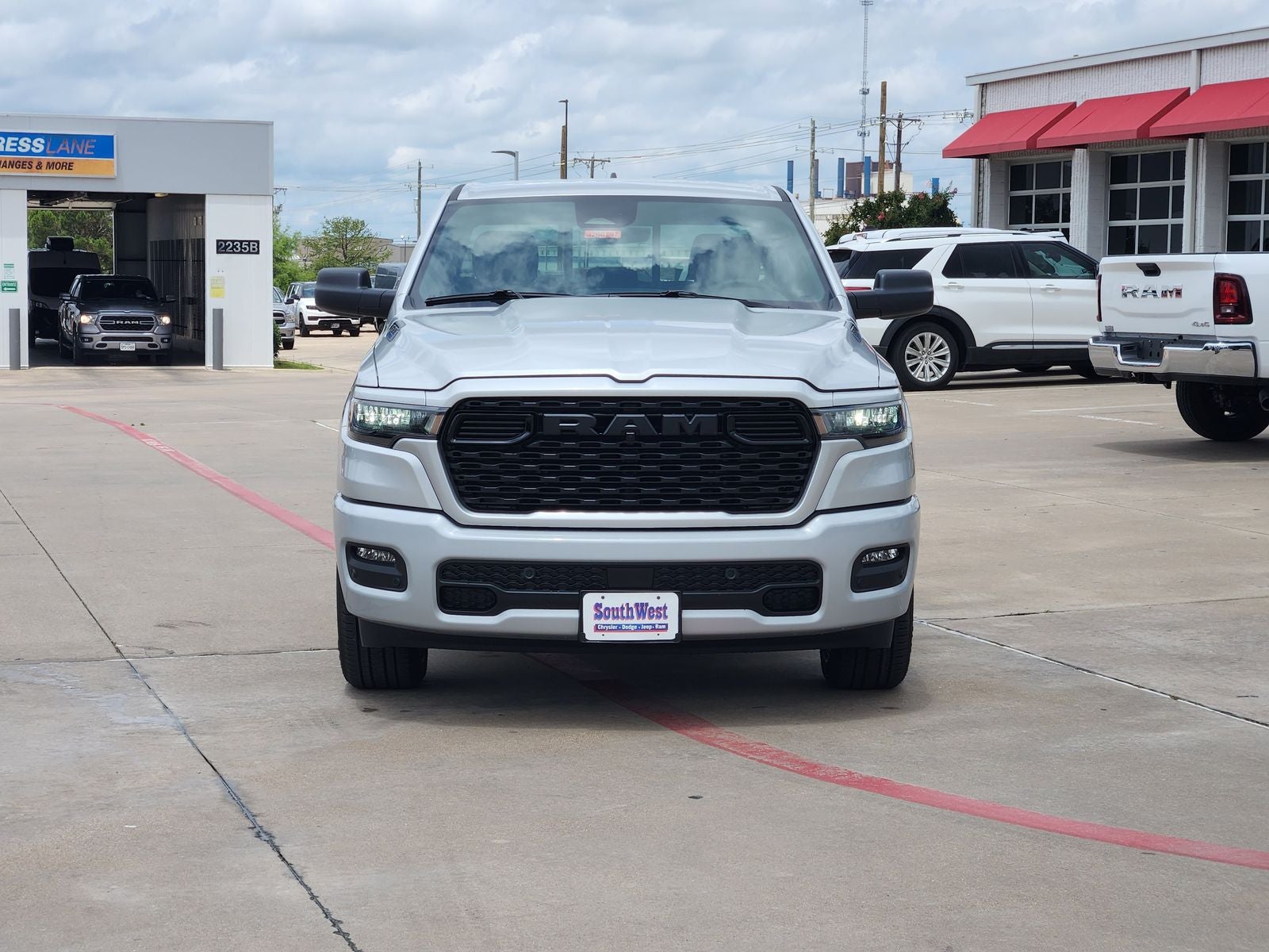 2026 RAM Ram 1500 RAM 1500 EXPRESS CREW CAB 4X2 5'7' BOX