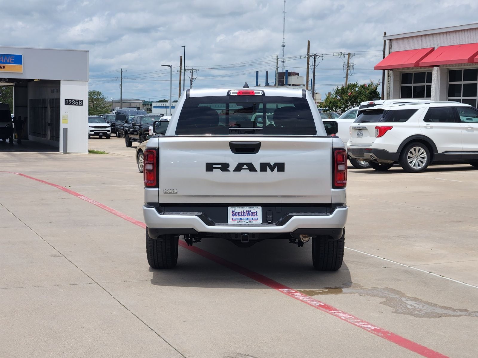 2026 RAM Ram 1500 RAM 1500 EXPRESS CREW CAB 4X2 5'7' BOX