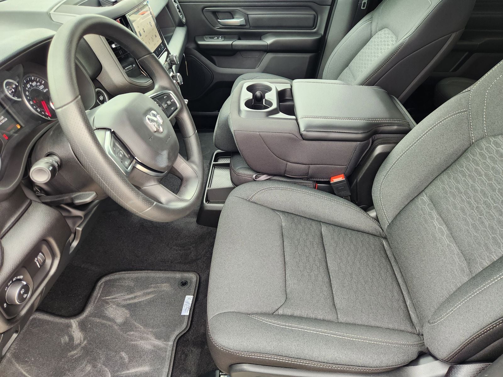 2026 RAM Ram 1500 RAM 1500 EXPRESS CREW CAB 4X2 5'7' BOX