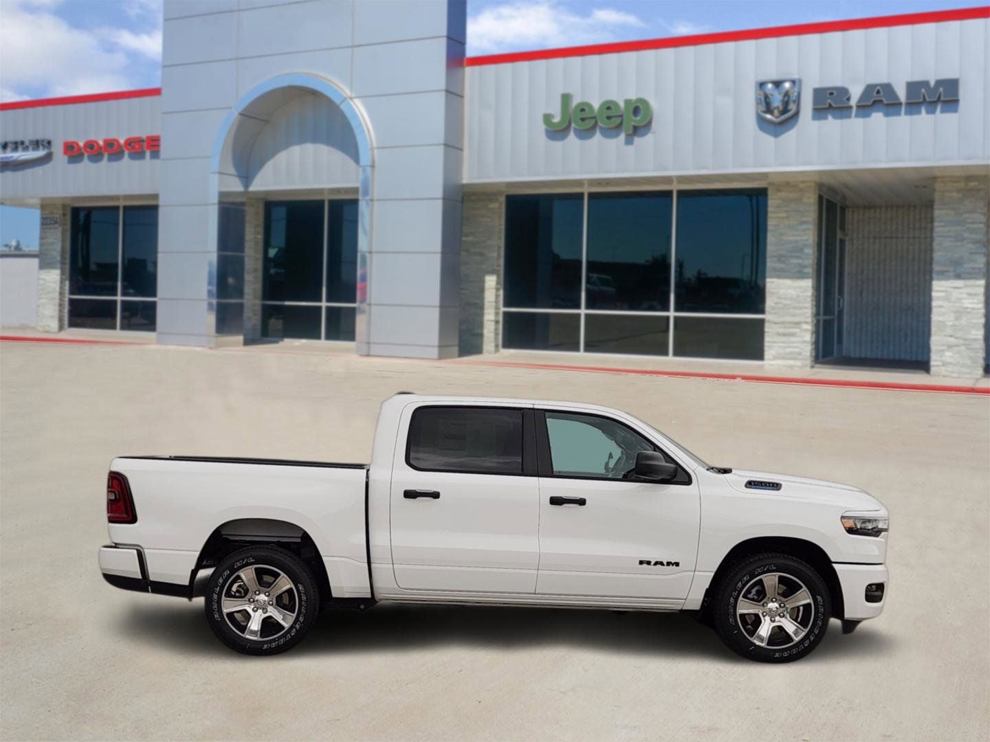 2026 RAM Ram 1500 RAM 1500 EXPRESS CREW CAB 4X2 5'7' BOX