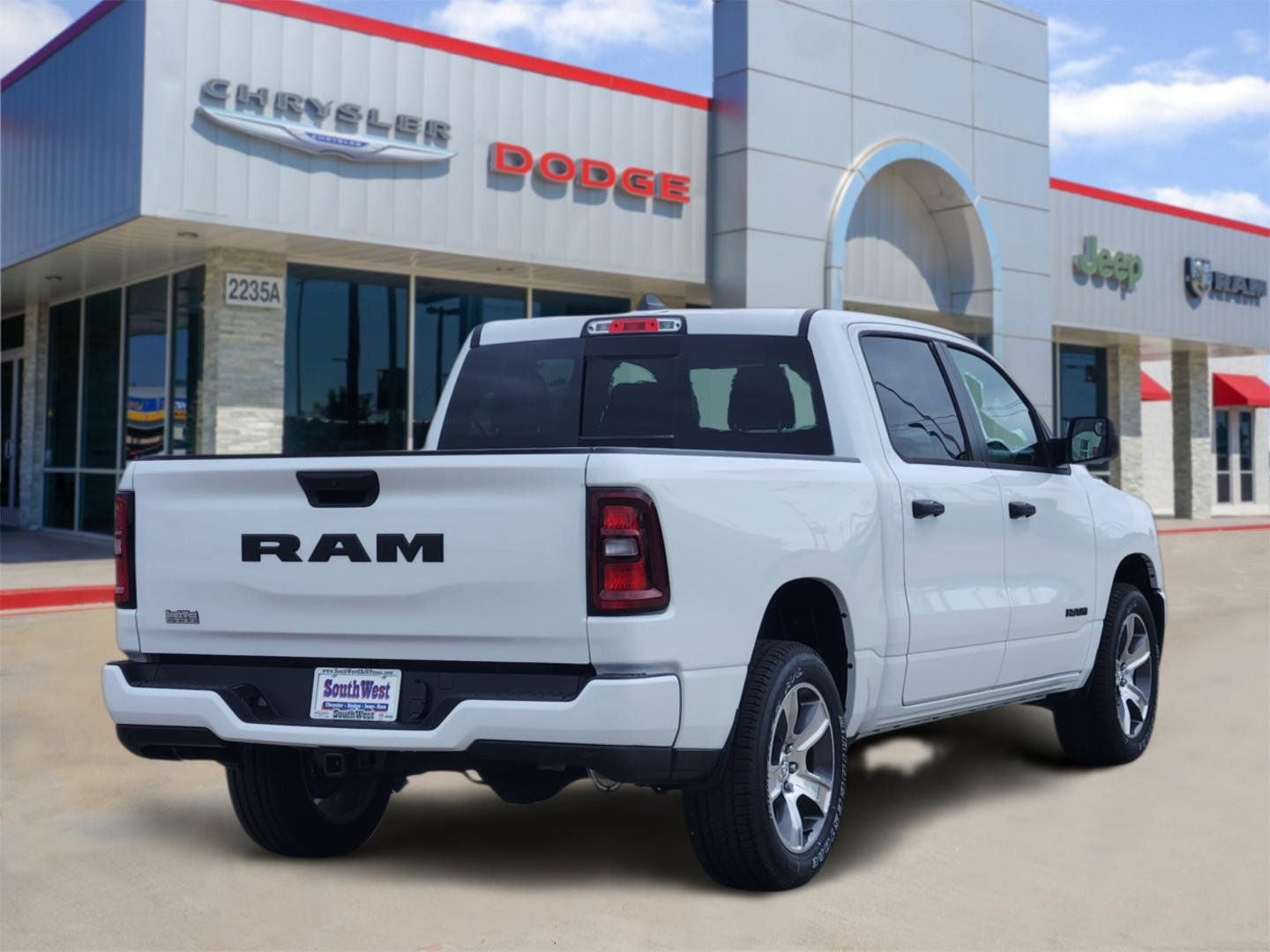 2026 RAM Ram 1500 RAM 1500 EXPRESS CREW CAB 4X2 5'7' BOX