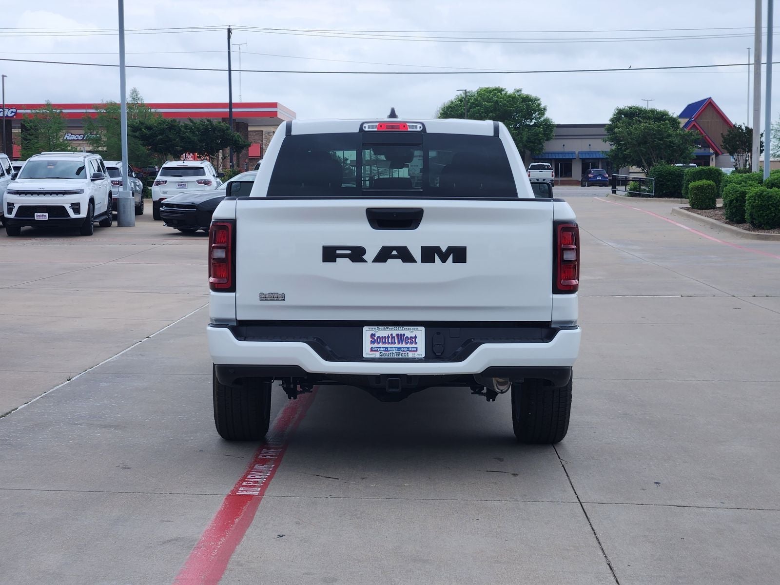 2026 RAM Ram 1500 RAM 1500 EXPRESS CREW CAB 4X2 5'7' BOX