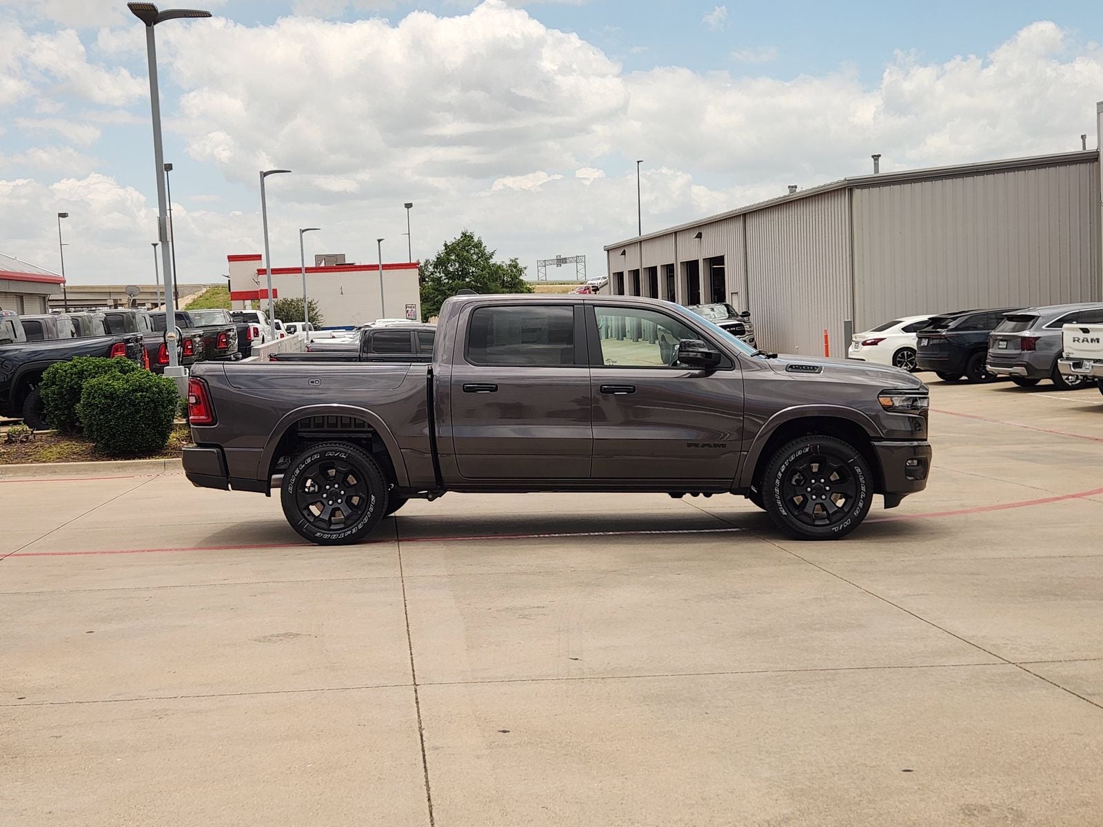2026 RAM Ram 1500 RAM 1500 LONE STAR CREW CAB 4X4 5'7' BOX