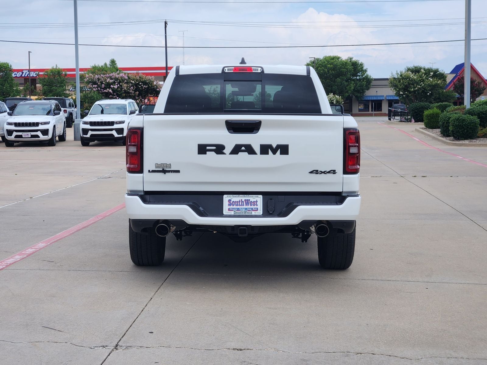 2026 RAM Ram 1500 RAM 1500 LONE STAR CREW CAB 4X4 5'7' BOX