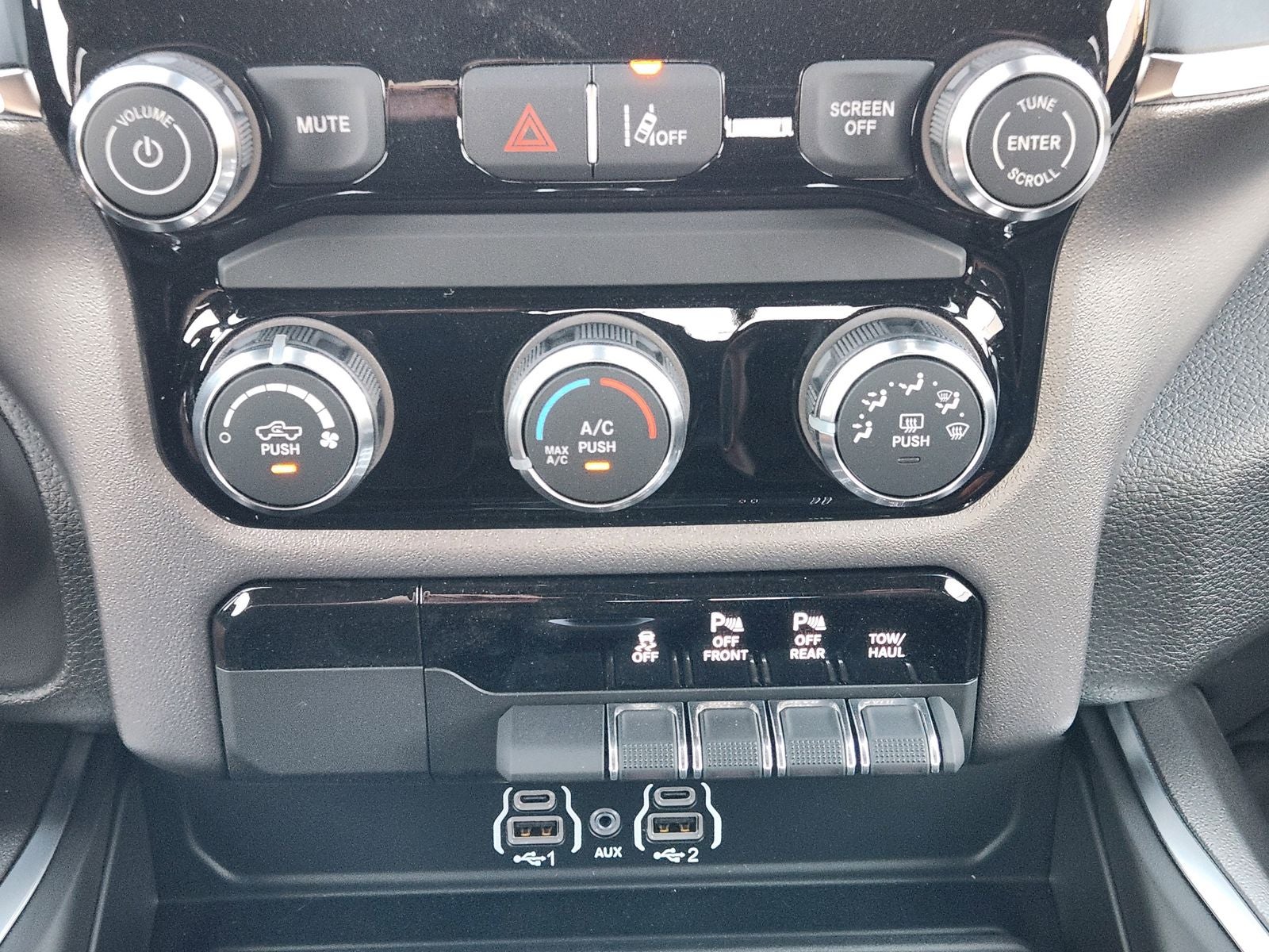 2026 RAM Ram 1500 RAM 1500 EXPRESS CREW CAB 4X4 5'7' BOX