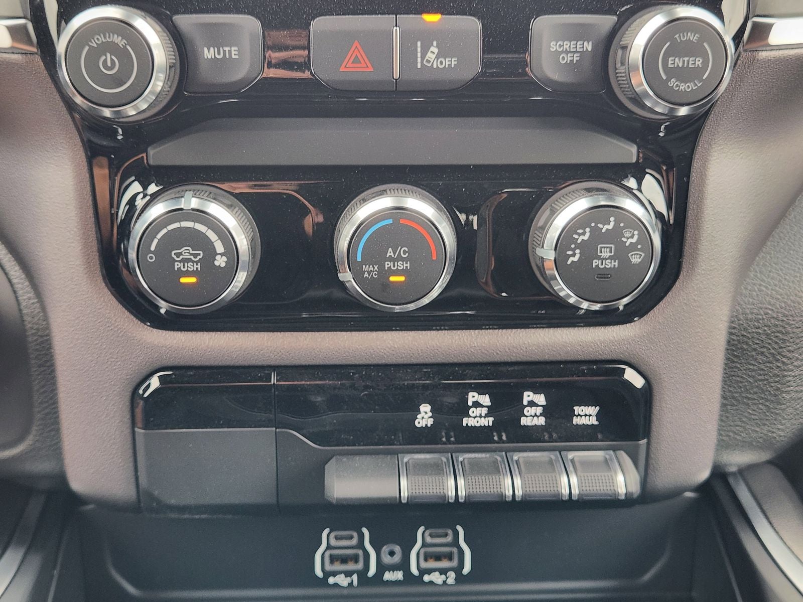 2026 RAM Ram 1500 RAM 1500 EXPRESS CREW CAB 4X4 5'7' BOX