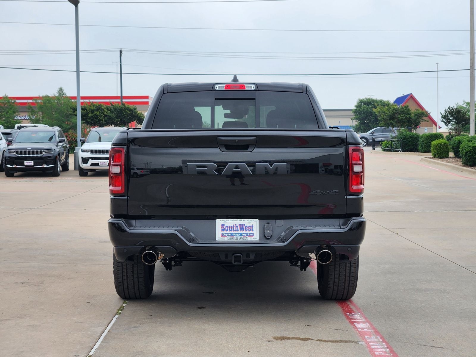2026 RAM Ram 1500 RAM 1500 EXPRESS CREW CAB 4X4 5'7' BOX