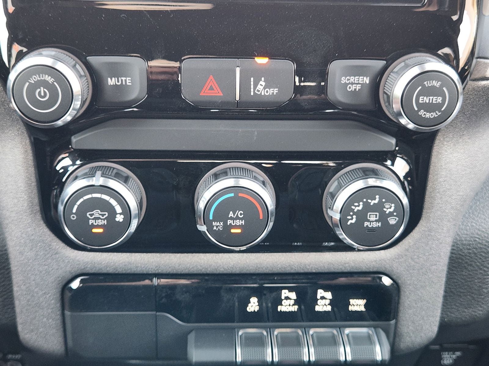 2026 RAM Ram 1500 RAM 1500 WARLOCK CREW CAB 4X4 5'7' BOX