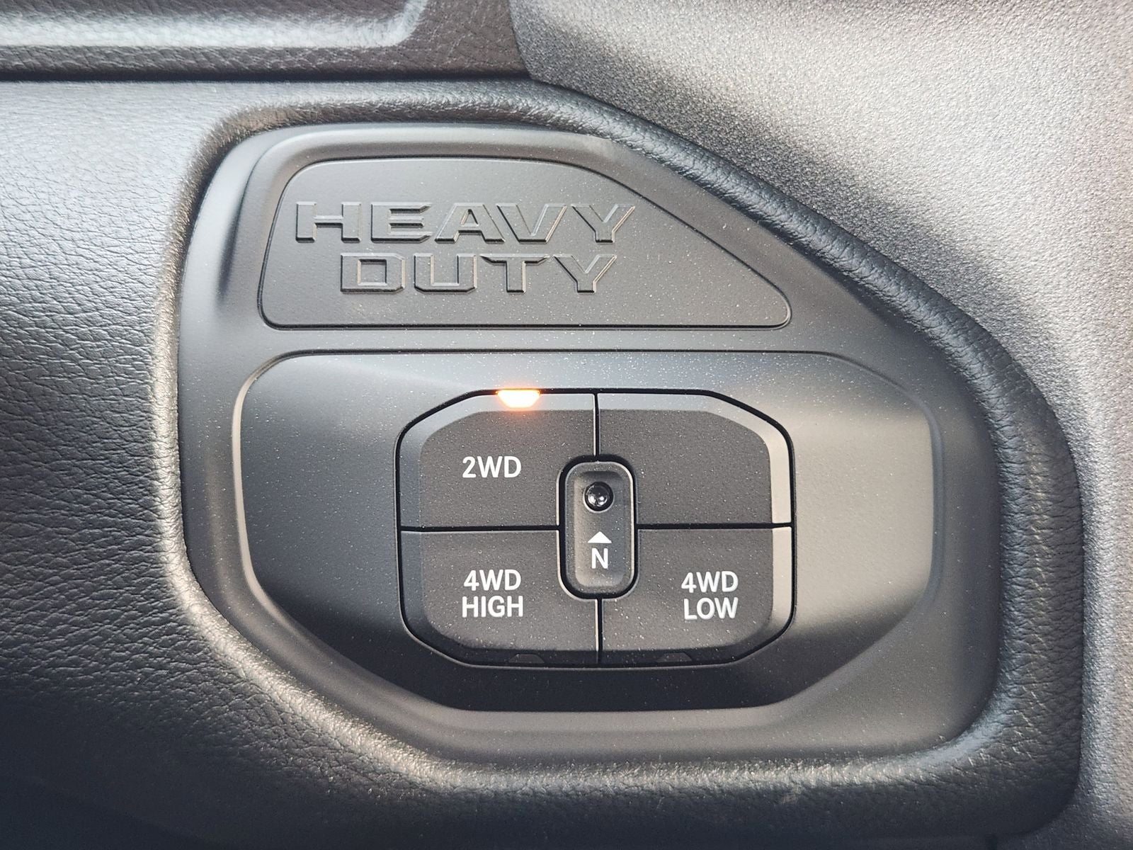 2026 RAM Ram 2500 RAM 2500 BLACK EXPRESS CREW CAB 4X4 6'4' BOX