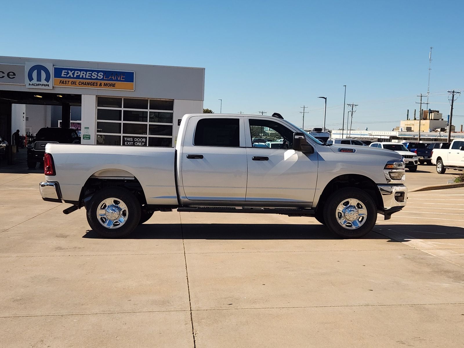 2026 RAM Ram 2500 RAM 2500 TRADESMAN CREW CAB 4X4 6'4' BOX