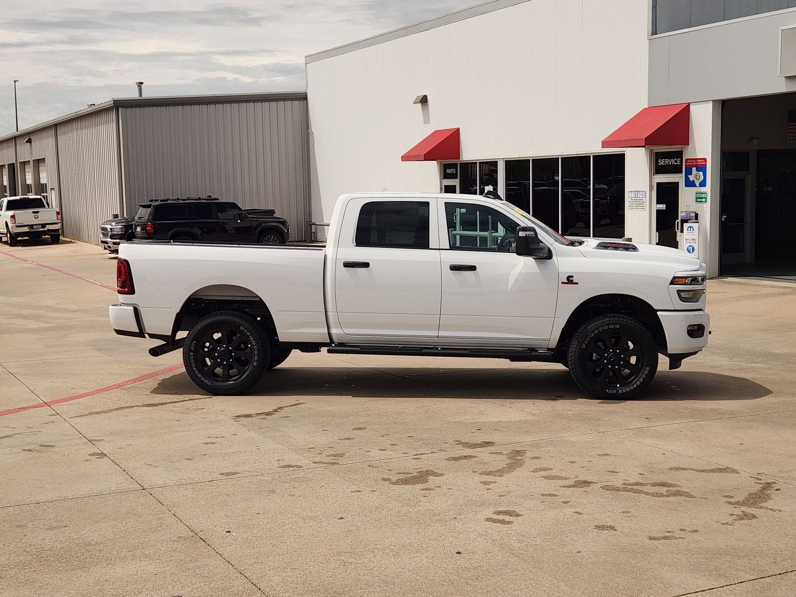 2026 RAM Ram 2500 RAM 2500 BLACK EXPRESS CREW CAB 4X4 6'4' BOX