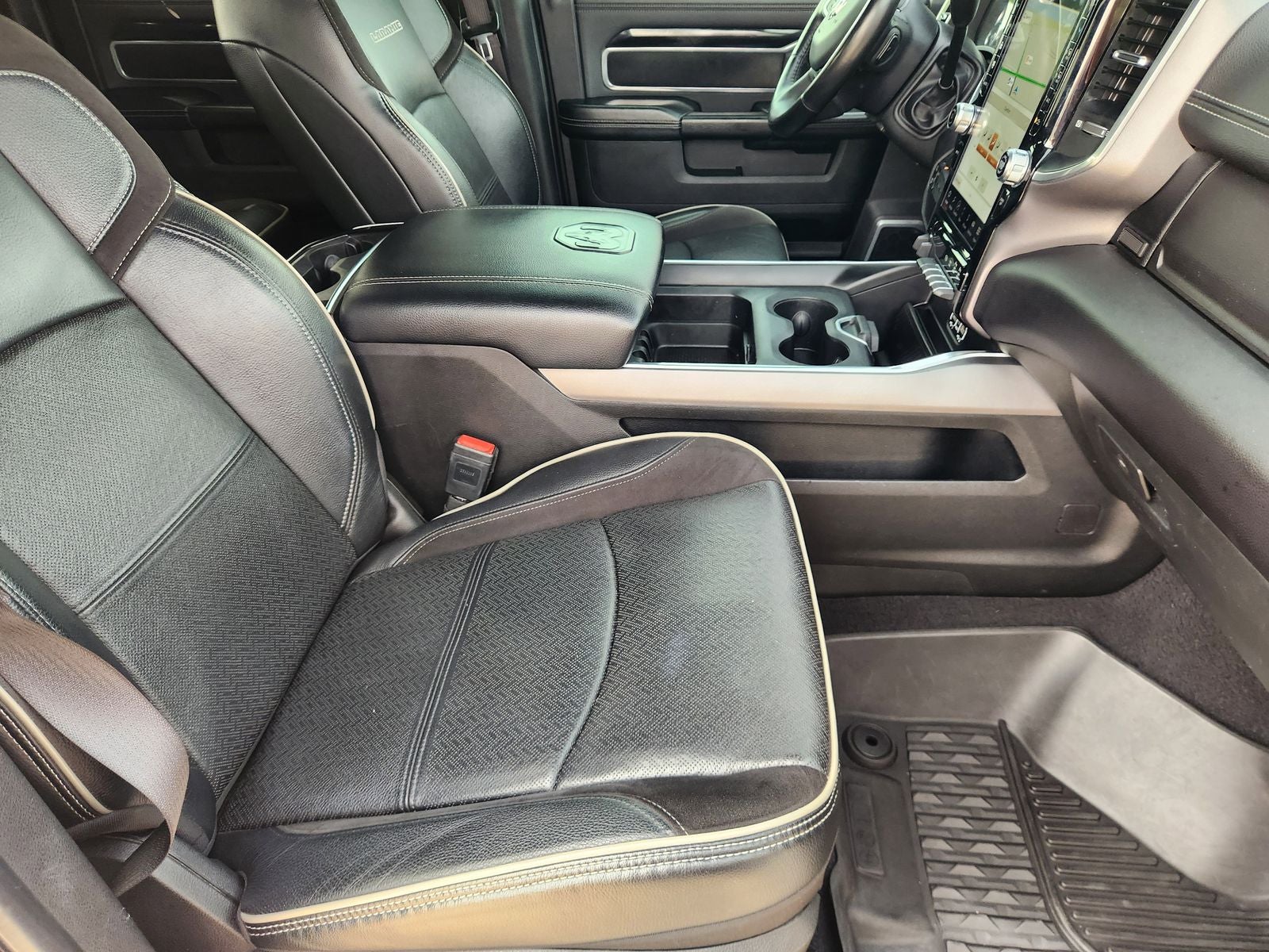 2022 RAM Ram 2500 Laramie Mega Cab 4x4 6'4' Box