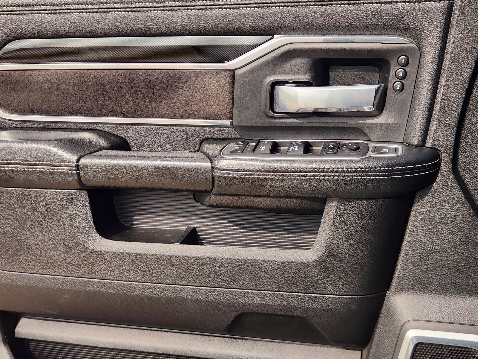 2022 RAM Ram 2500 Laramie Mega Cab 4x4 6'4' Box