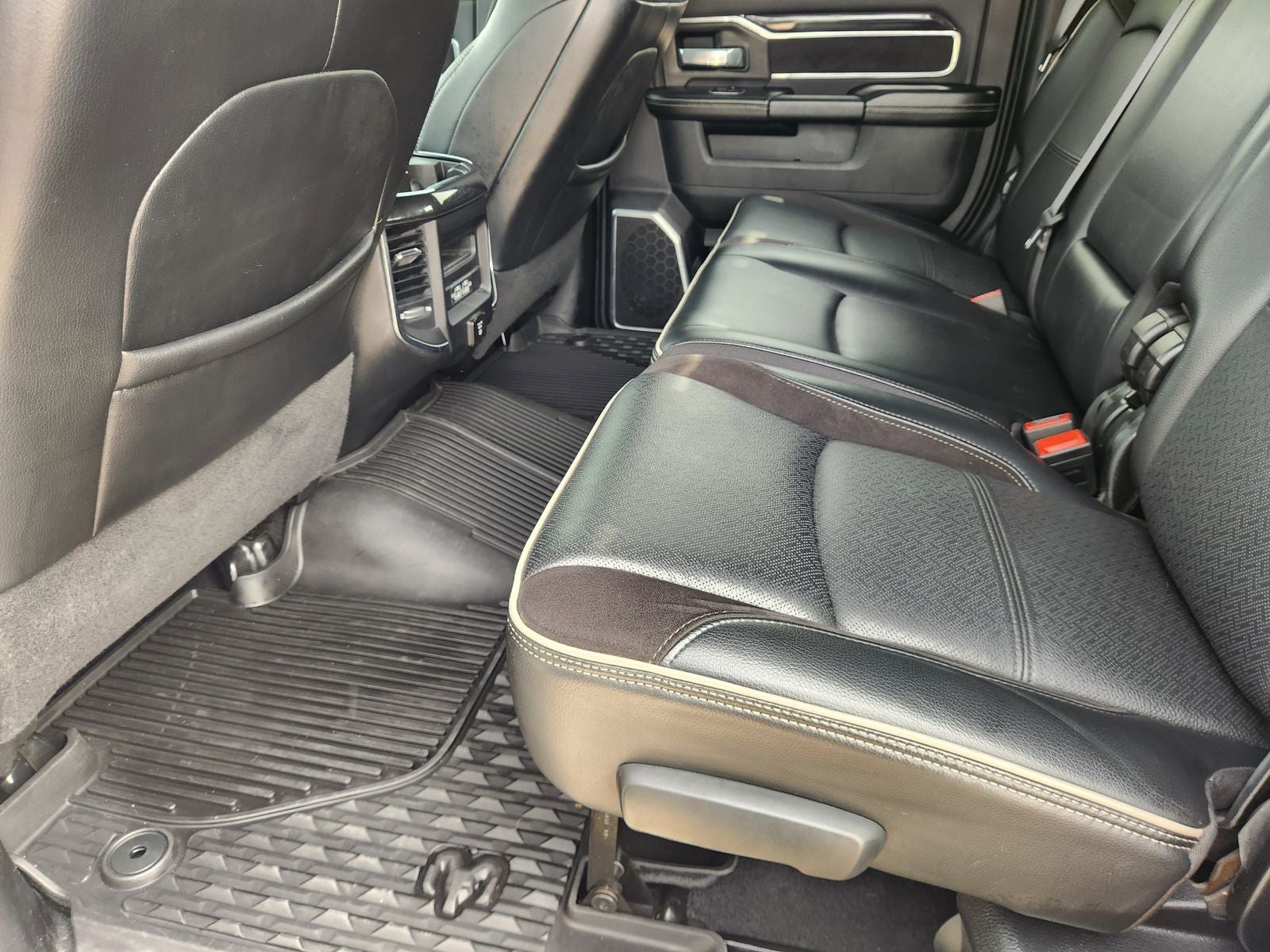 2022 RAM Ram 2500 Laramie Mega Cab 4x4 6'4' Box