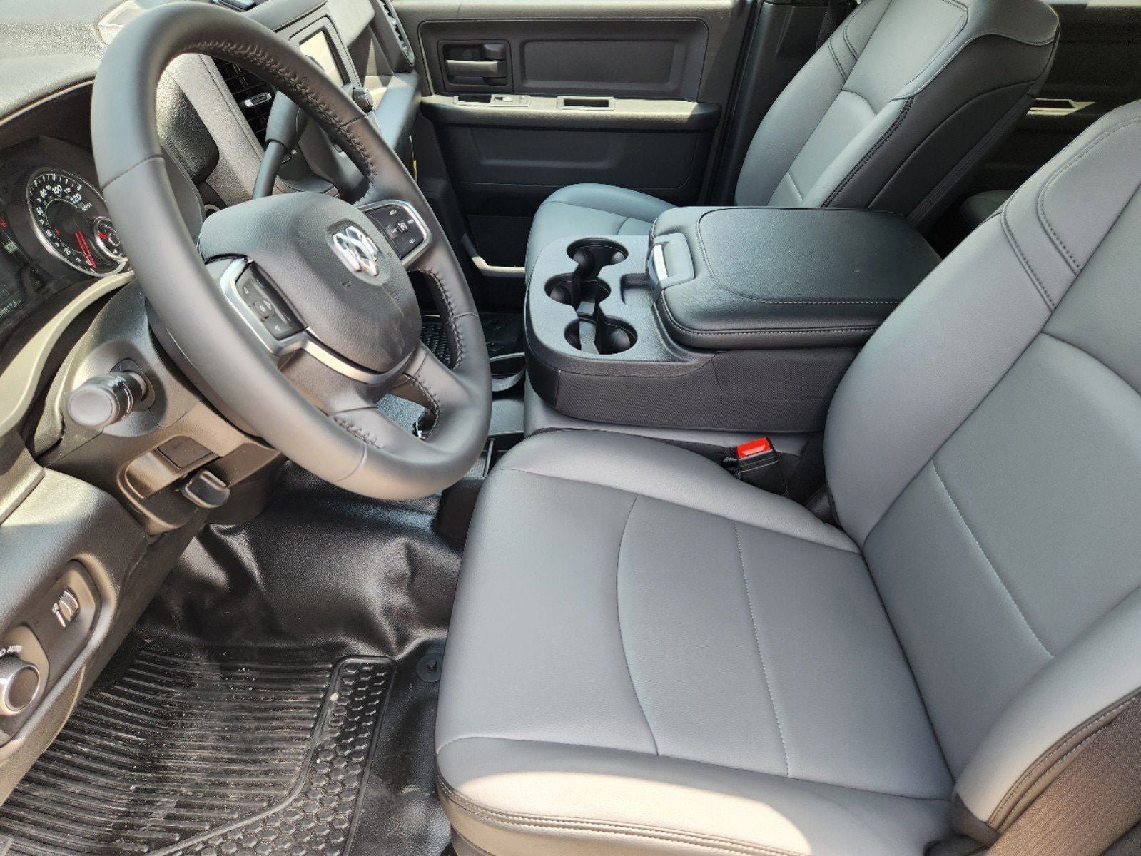 2024 RAM Ram 5500 Chassis Cab RAM 5500 TRADESMAN CHASSIS CREW CAB 4X2 84' CA